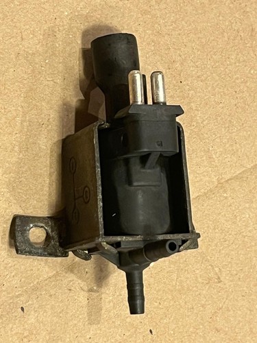 Solenoid vacuum valve pierburg - vacuum,
